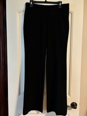 WHBM modern bootcut pants. Black, Sz 6. Great condition.  33” inseam.